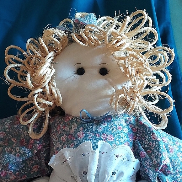 HOMEMADE RAG DOLL - Picture 5 of 7